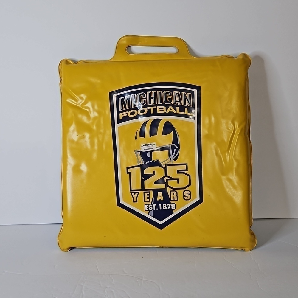 University of Michigan  Football  Seat Cushion with handle  Pre-owned